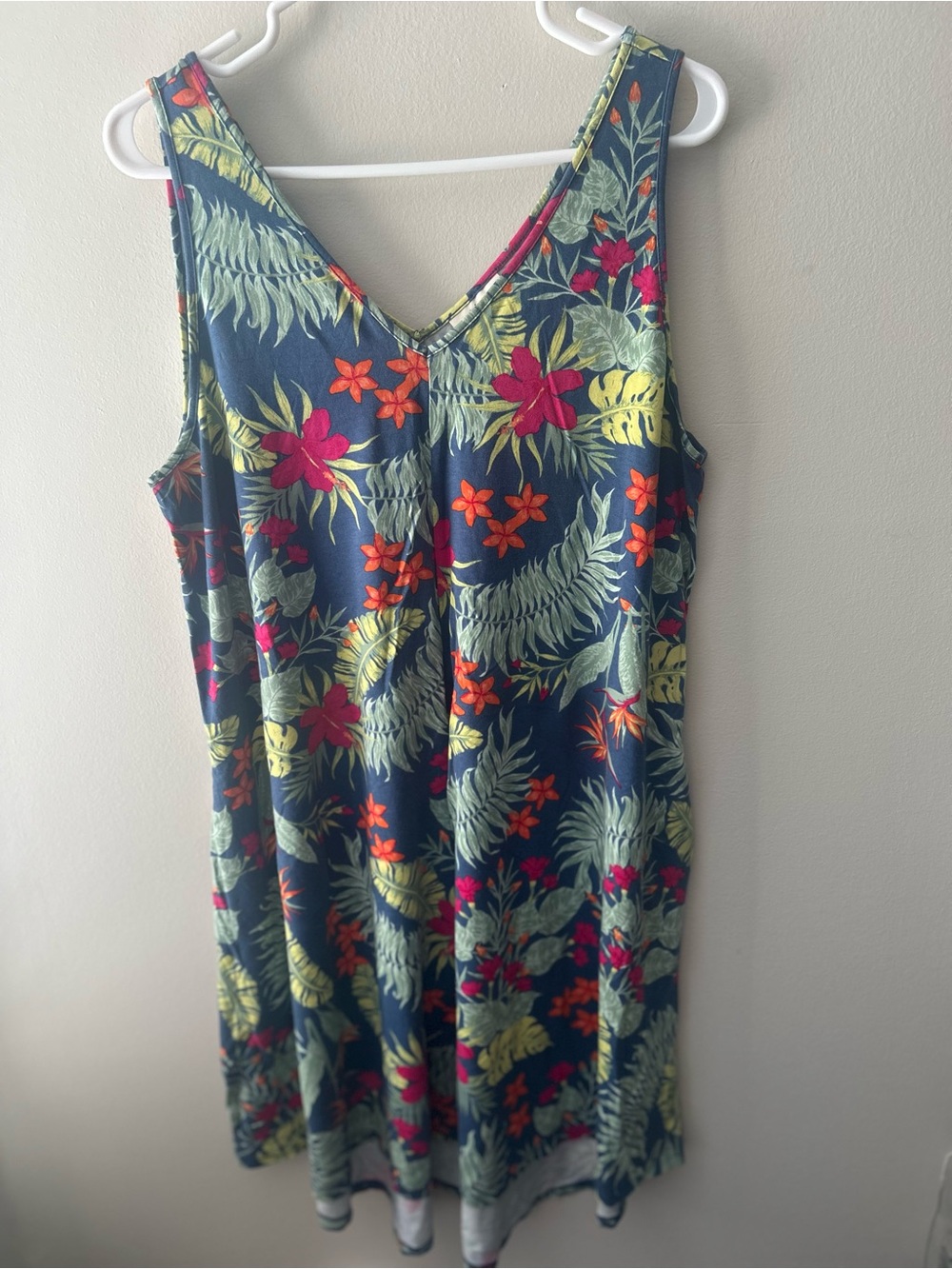 Floral sleeveless dress- excellent condition
